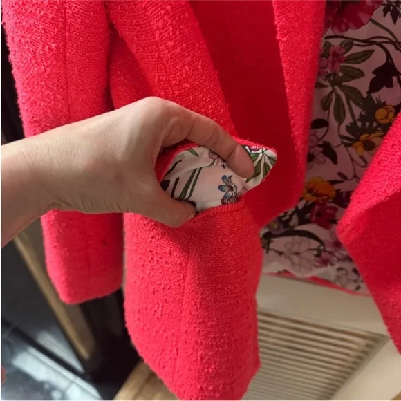 L'AGENCE Women's Vibrant Pink Textured Blazer - Picture 4 of 8